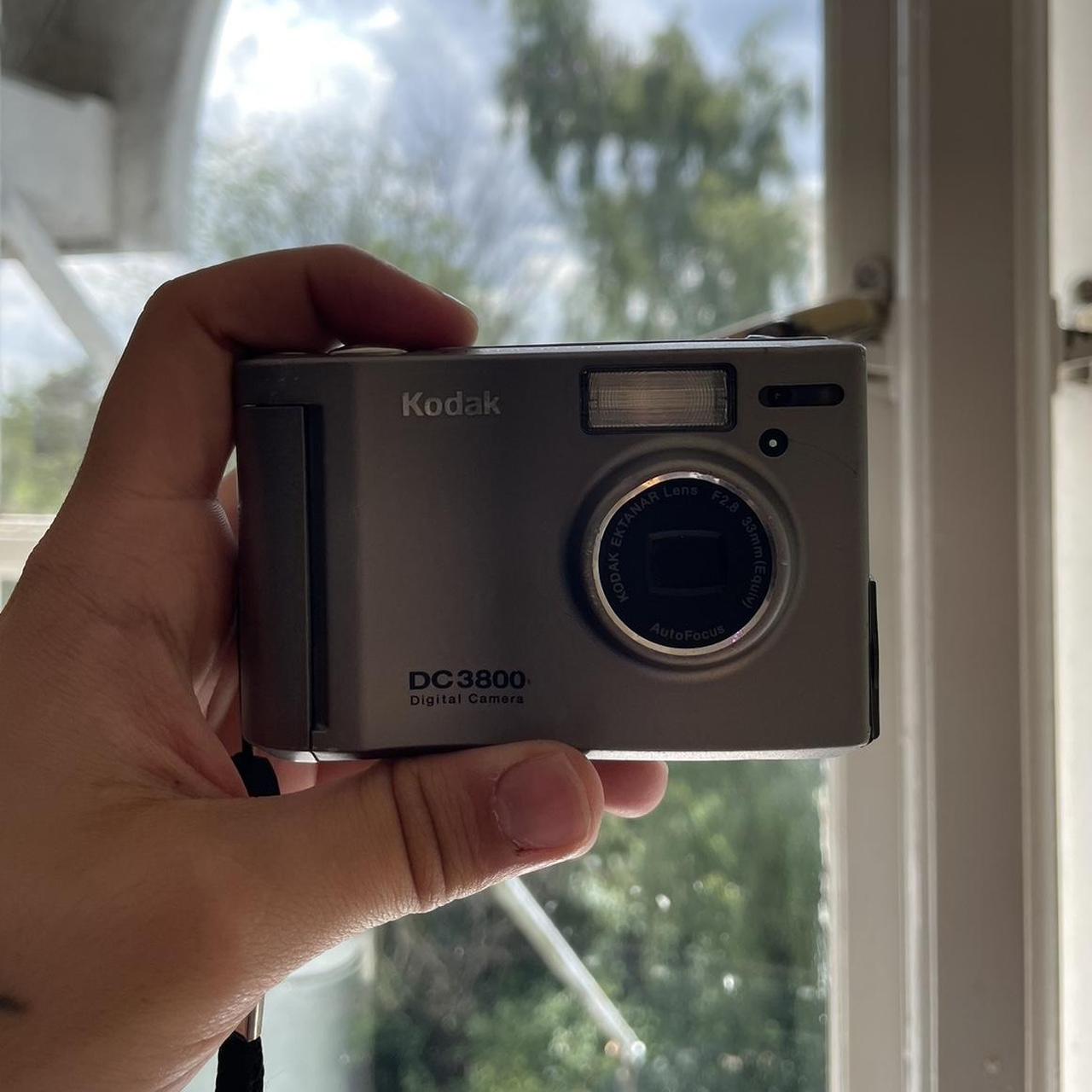 Kodak DC3800 From the year 2000! Takes AA batteries... Depop