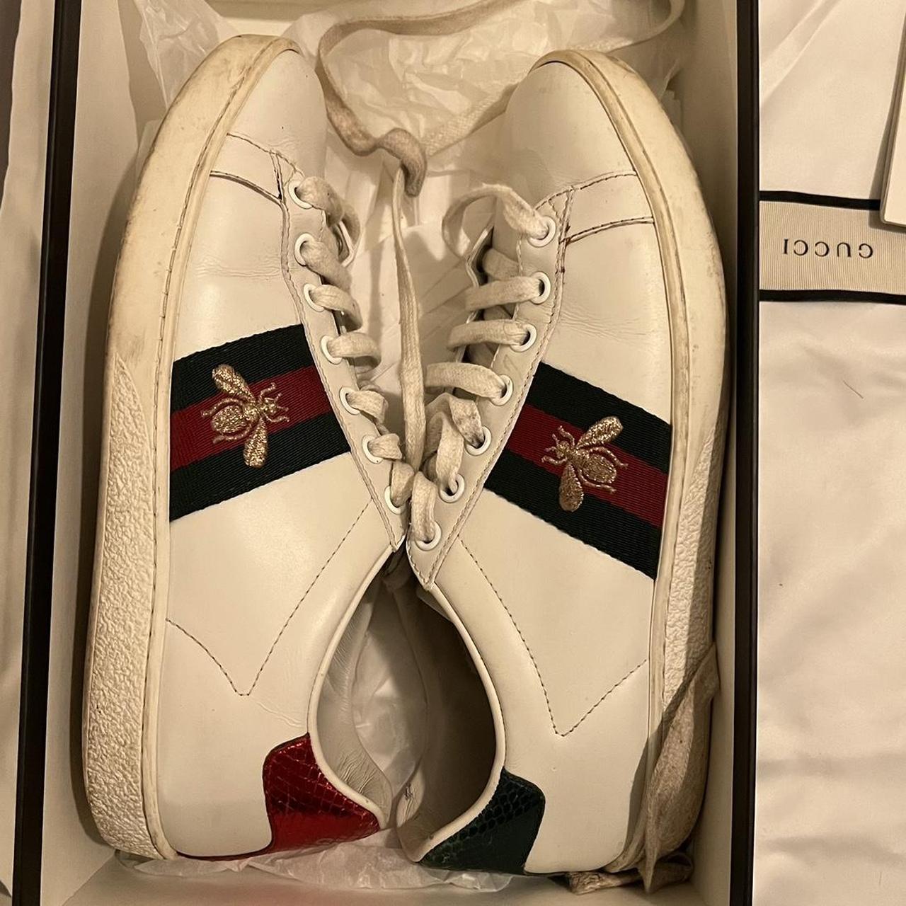 Gucci ace bee trainers Size 5 With box Small rip... Depop