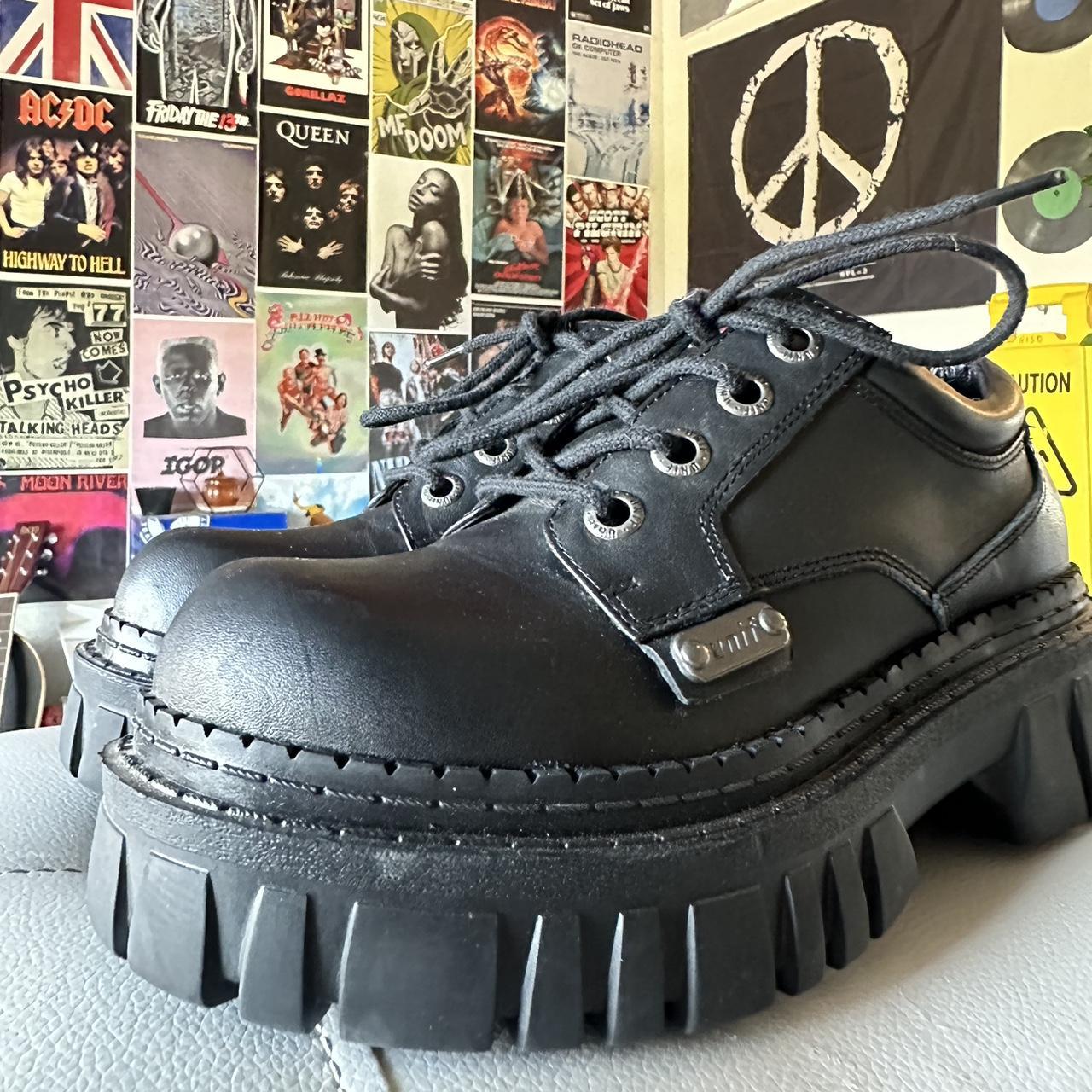 Unif trail-shoe - Depop