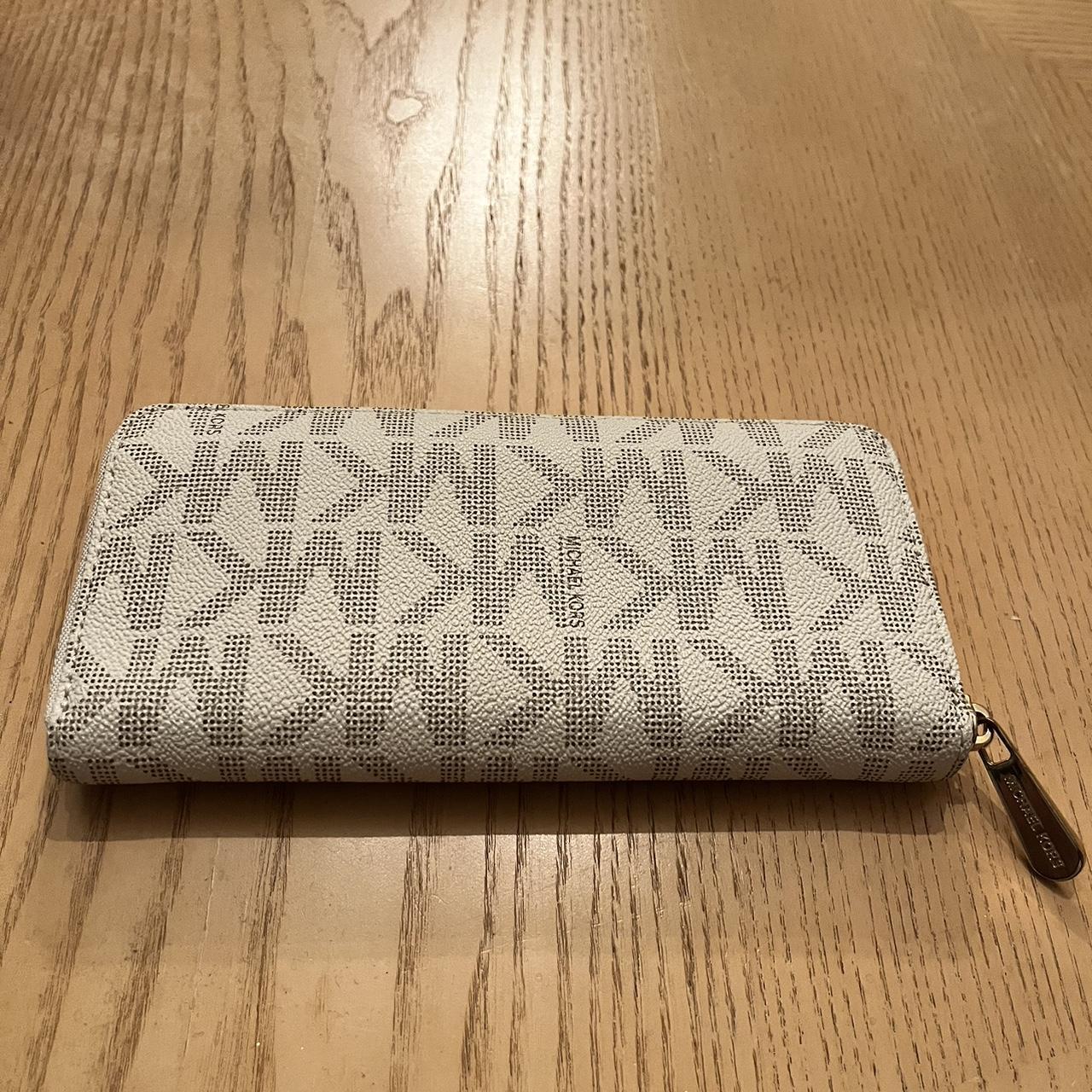 NWT Michael Kors small “Money Pieces” wallet in the - Depop