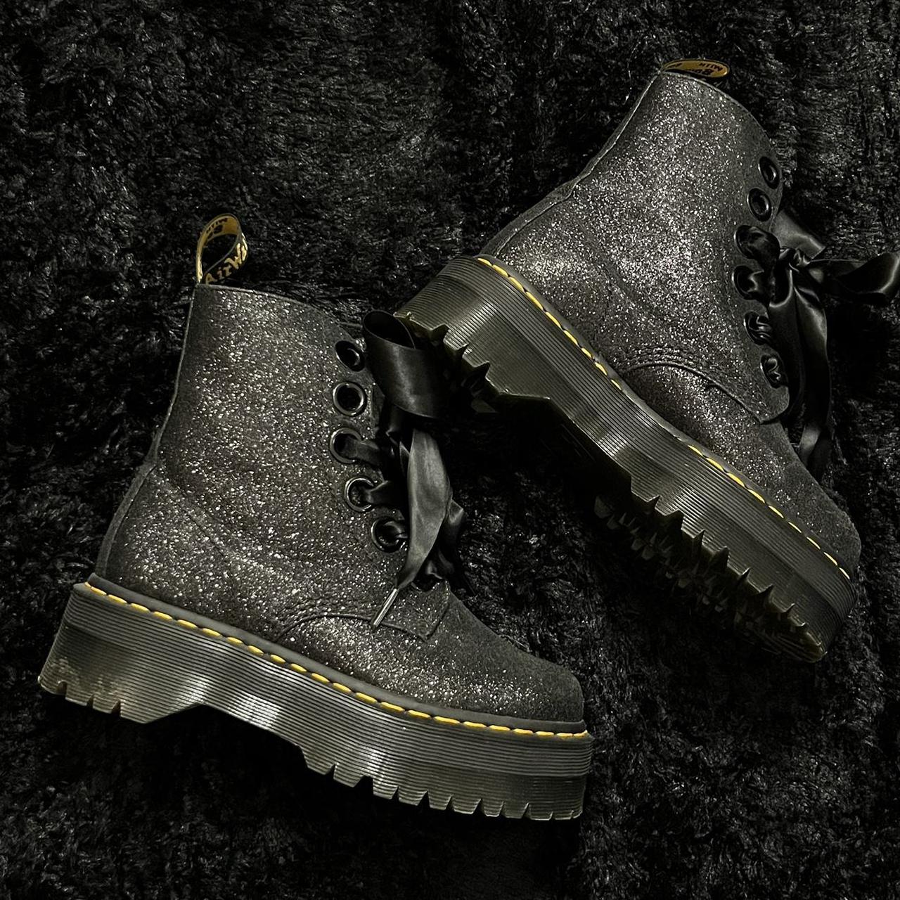 Dr martens best sale glitter green