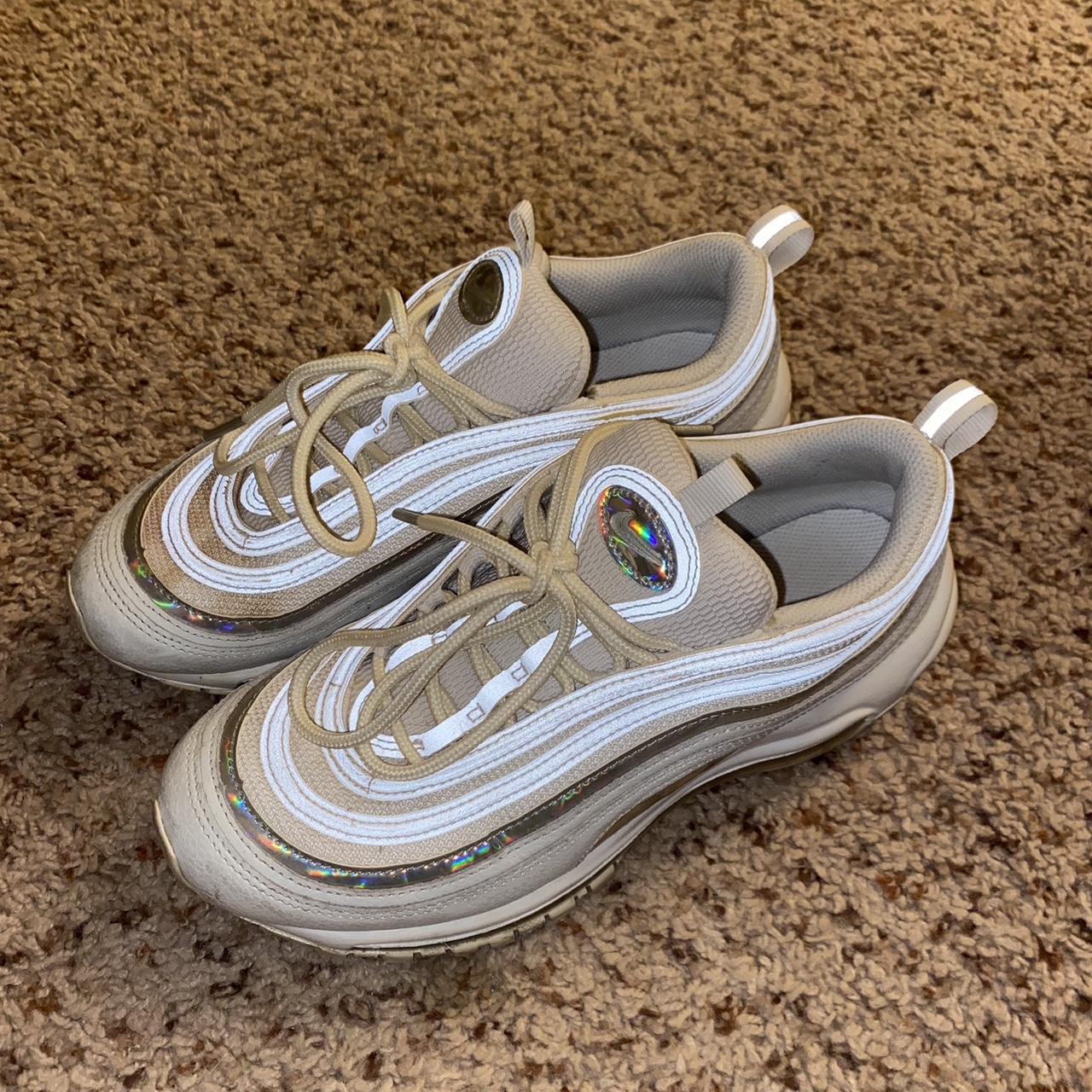 item listed by lexieswardrobee