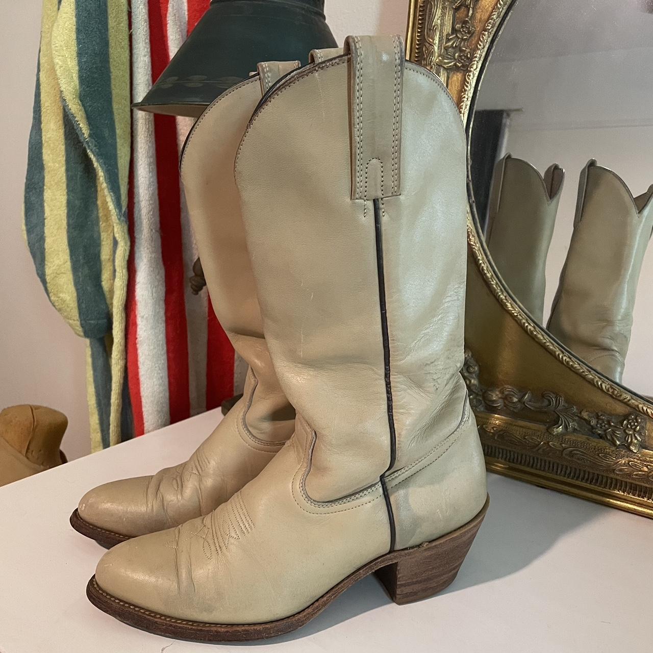 Frye tan leather cowboy boots. Fits a women’s 11.... Depop