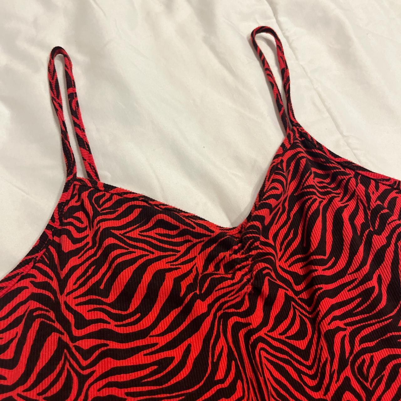 no boundaries red tank top• built in bra / cool - Depop