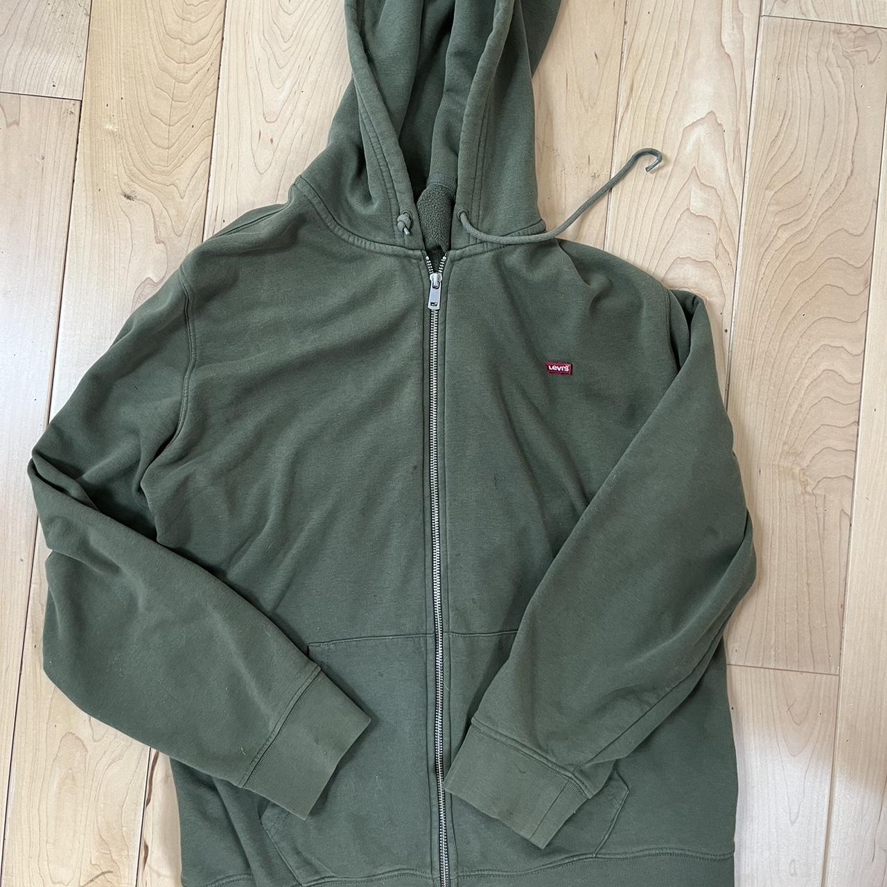 Levi's Women's Green Hoodie | Depop