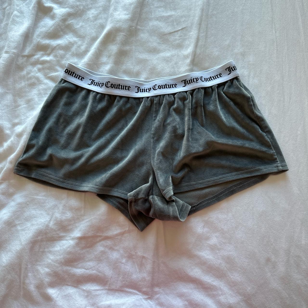 Juicy Couture Women's Grey and Silver Shorts (2)