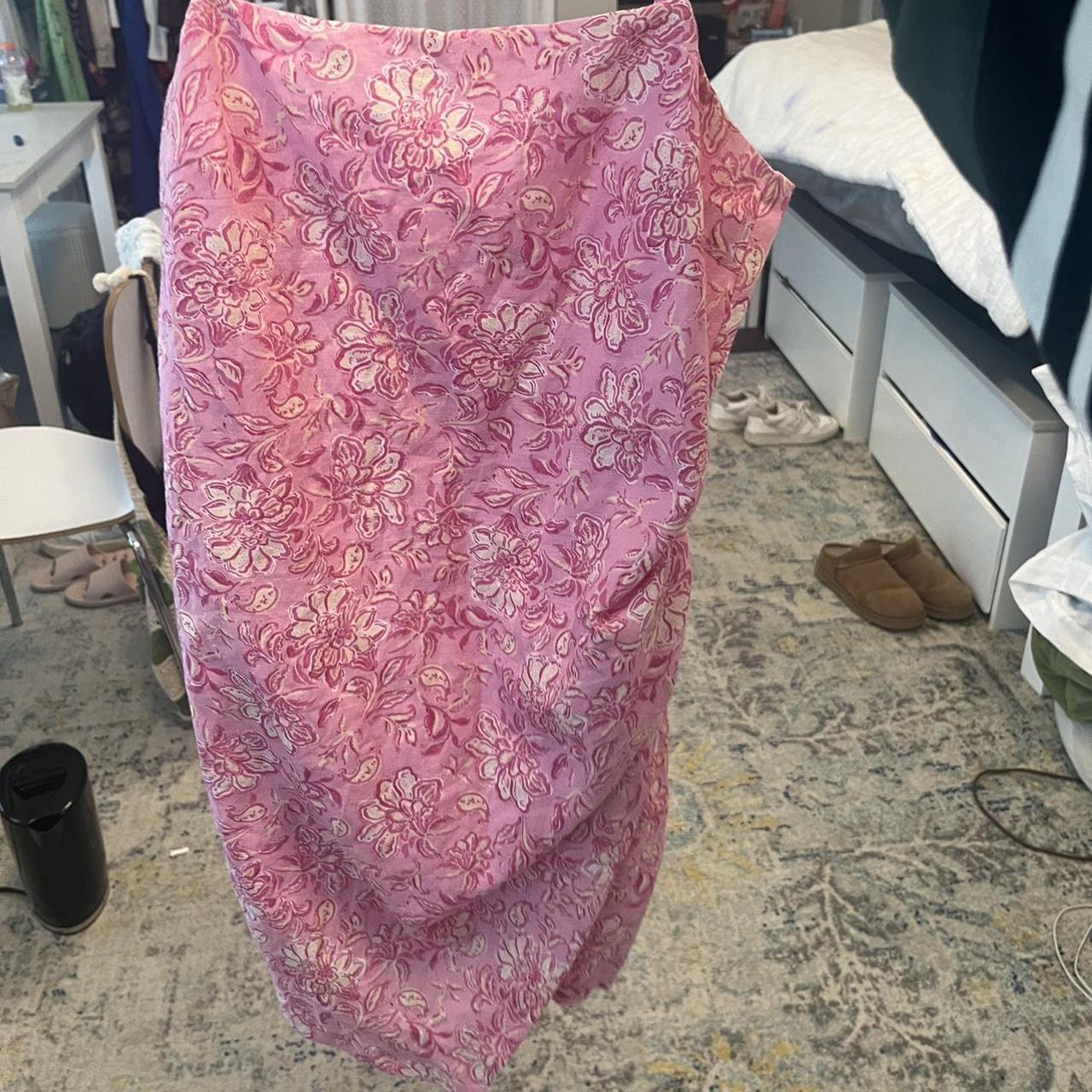 Zara Women's Pink and White Dress Depop