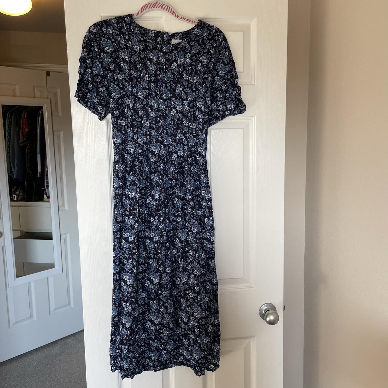 Beautiful vintage Phoebe Buffay blue floral dress!!... - Depop