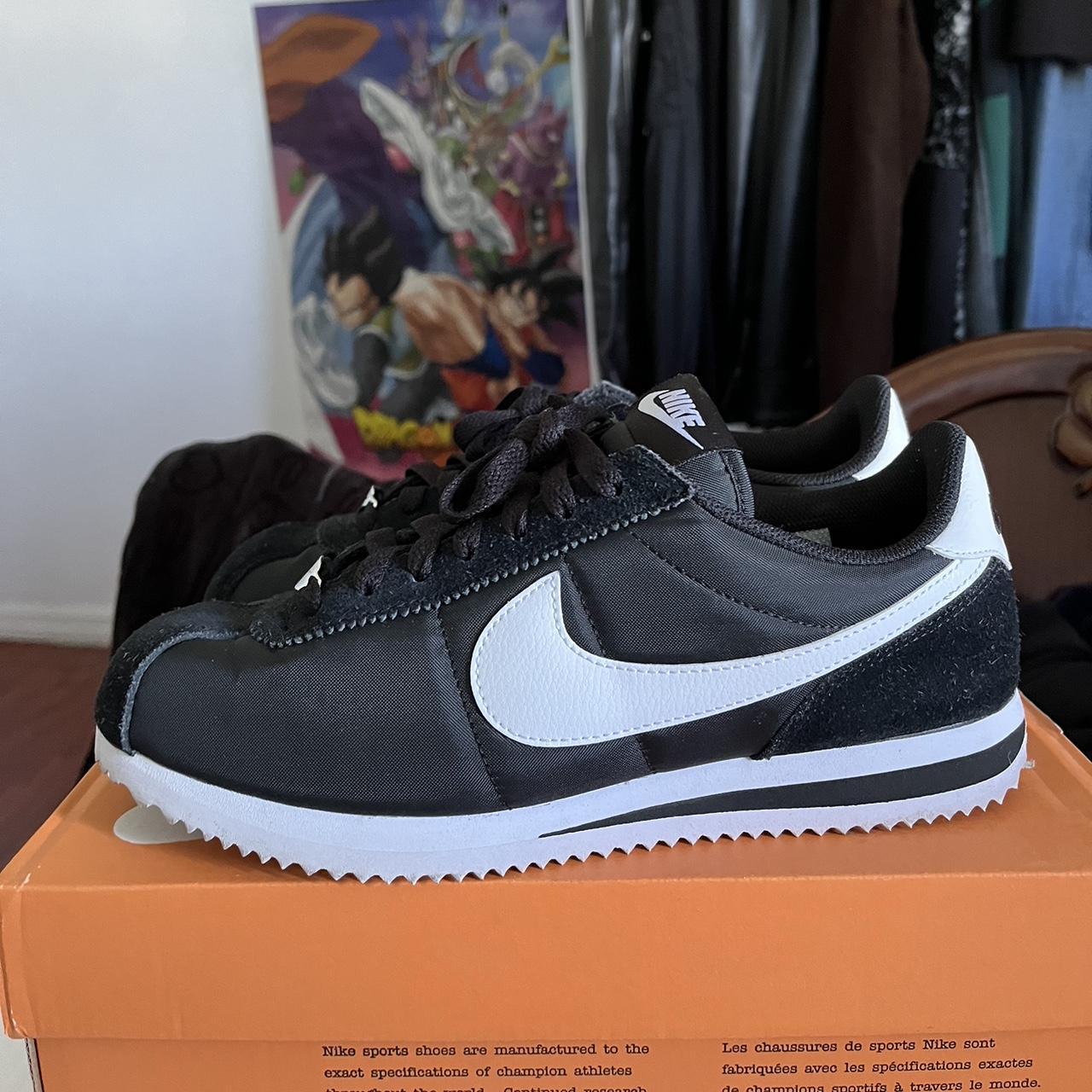 Deportes cheap nike cortez