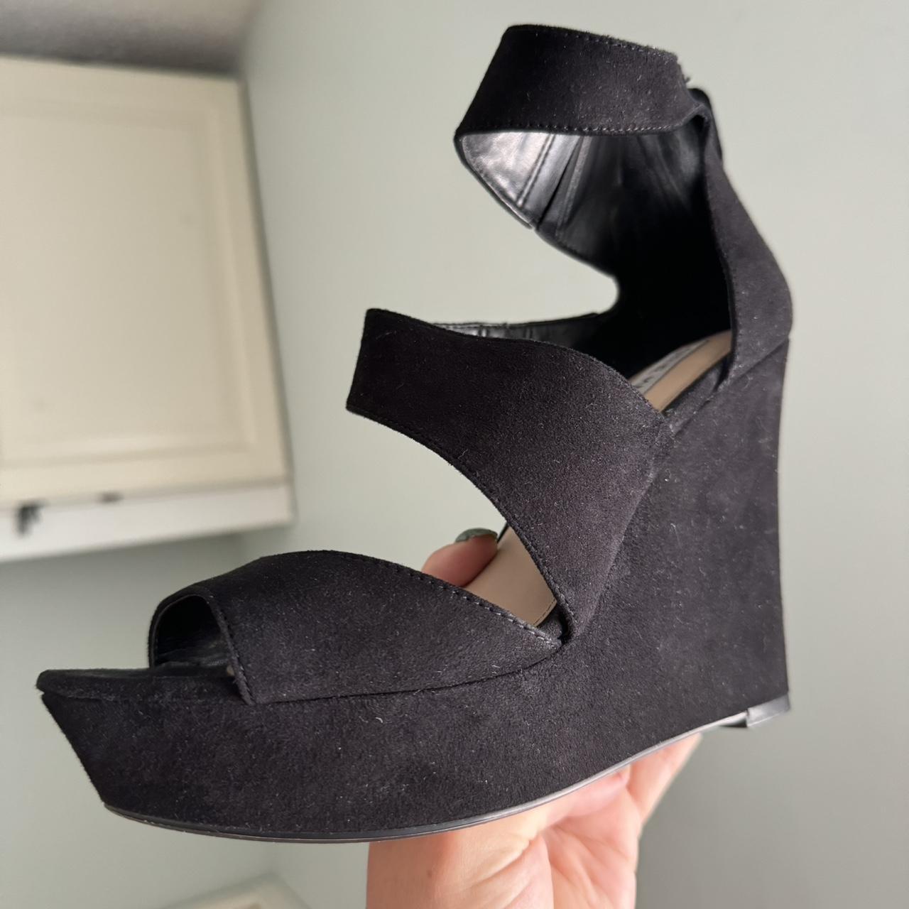 Steve Madden Essex Black suede wedge heels. Size