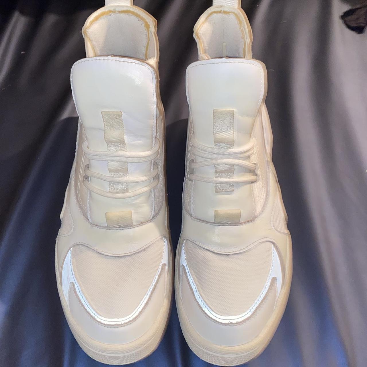 Converse Women's White Boots Depop