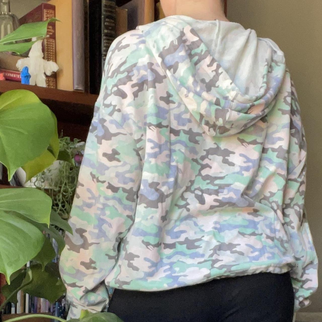 Fabletics Women's Sweatshirt - Multi/White - L – … - image 8