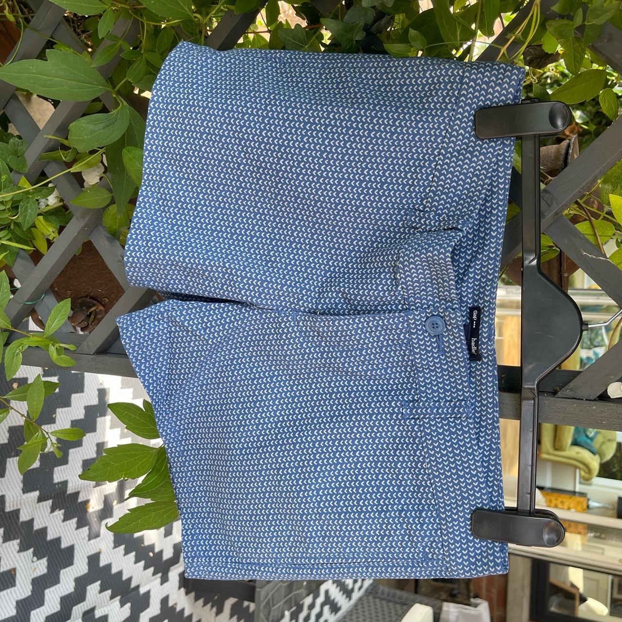 Gap blue and white cotton shorts UK size 12 USA size 8 Depop