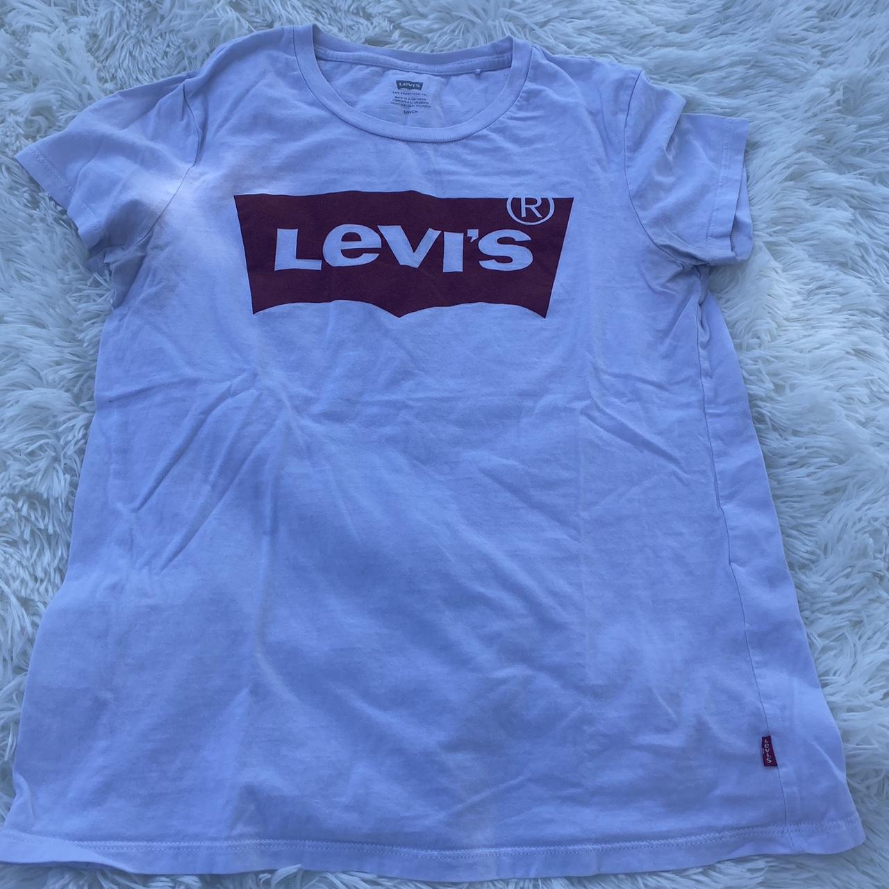 Levi's burgundy t sale shirt