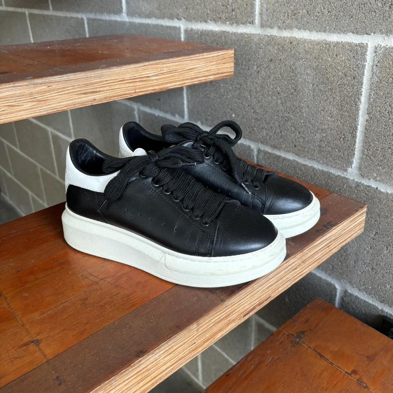 Womens black clearance alexander mcqueen trainers