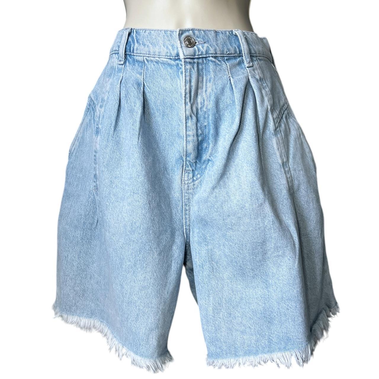 item listed by ledoublewear