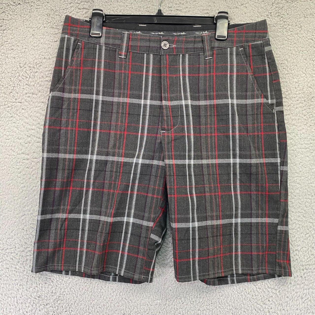 TravisMathew Men S Red Shorts Depop