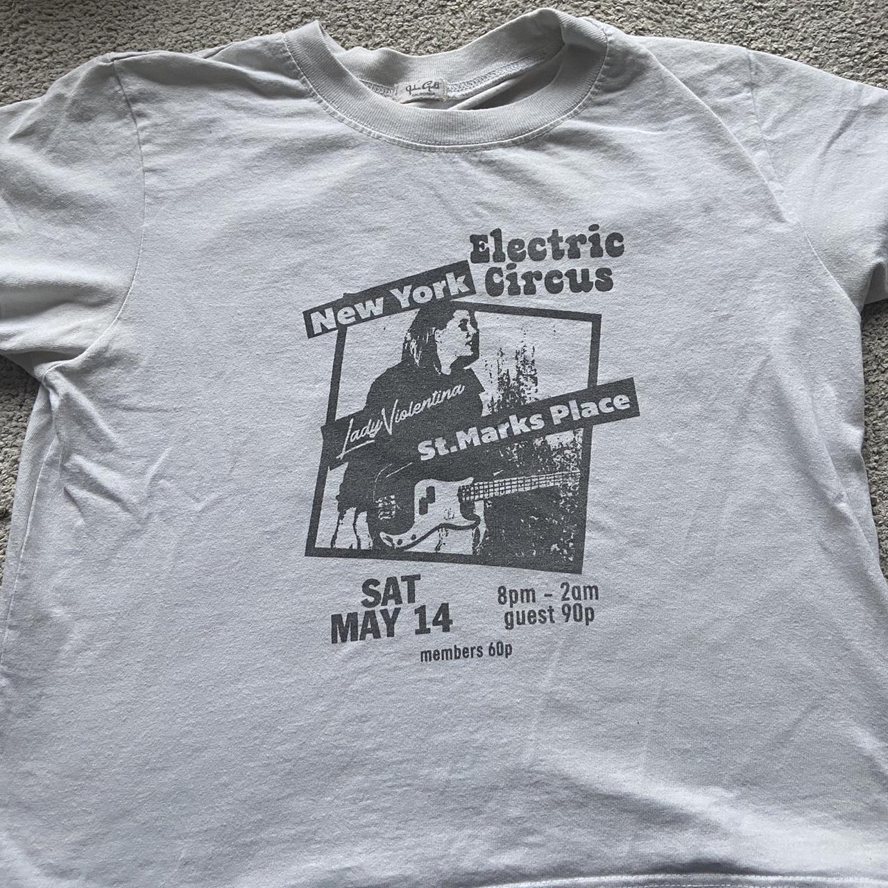 Brandy Melville Women's White and Grey Tshirt Depop