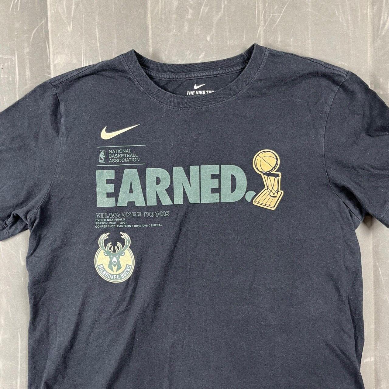 Milwaukee Bucks Men's Nike NBA T-Shirt