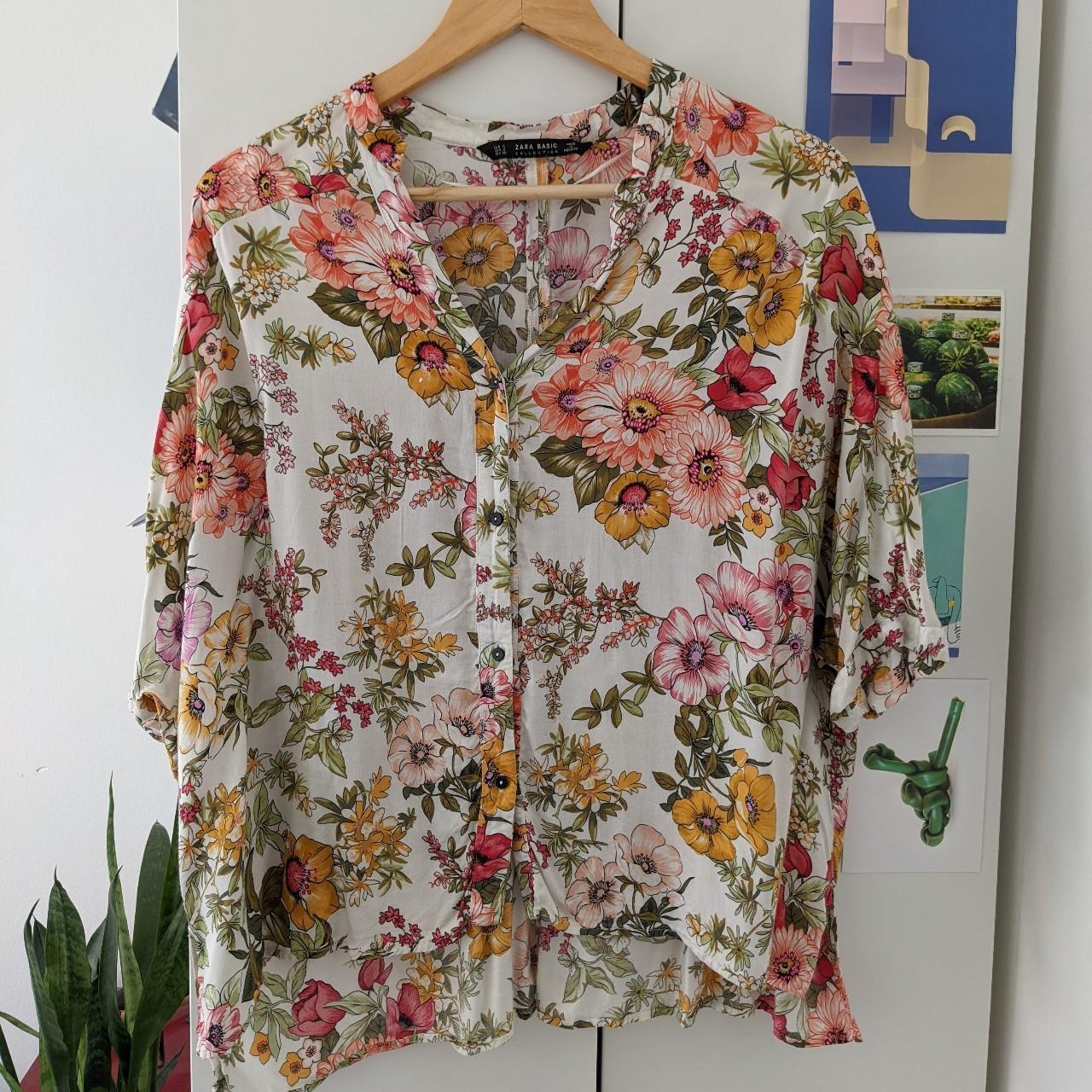 Light floral Zara shirt Lovely cropped shirt with... - Depop