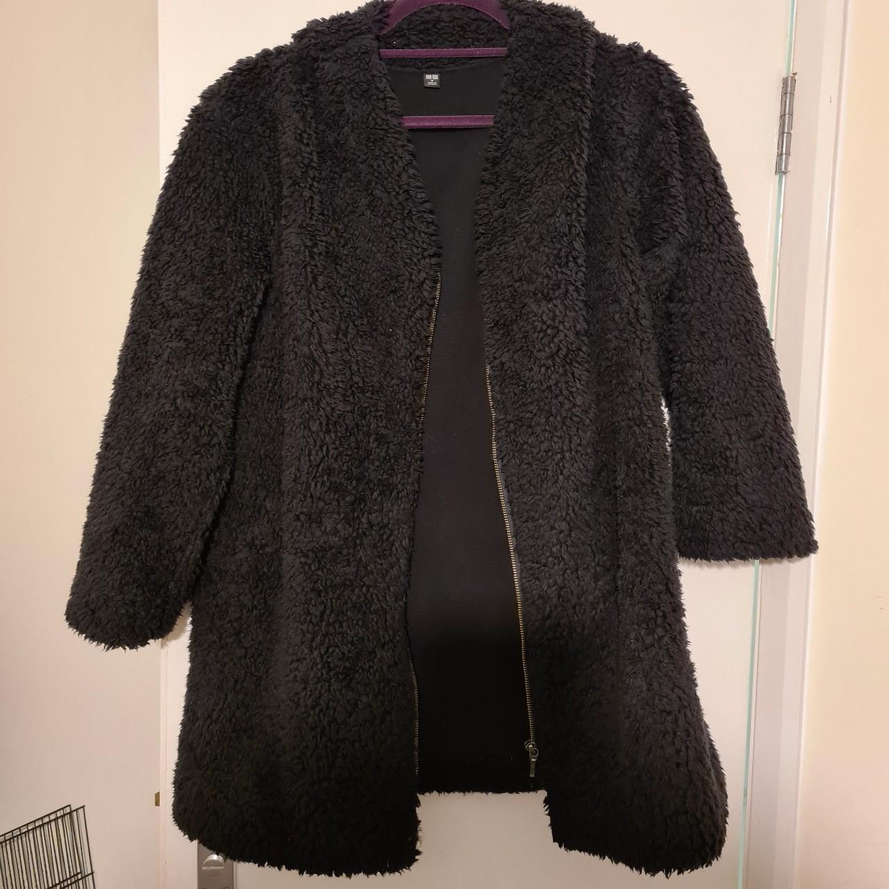 UNIQLO Women's Black Jacket Depop