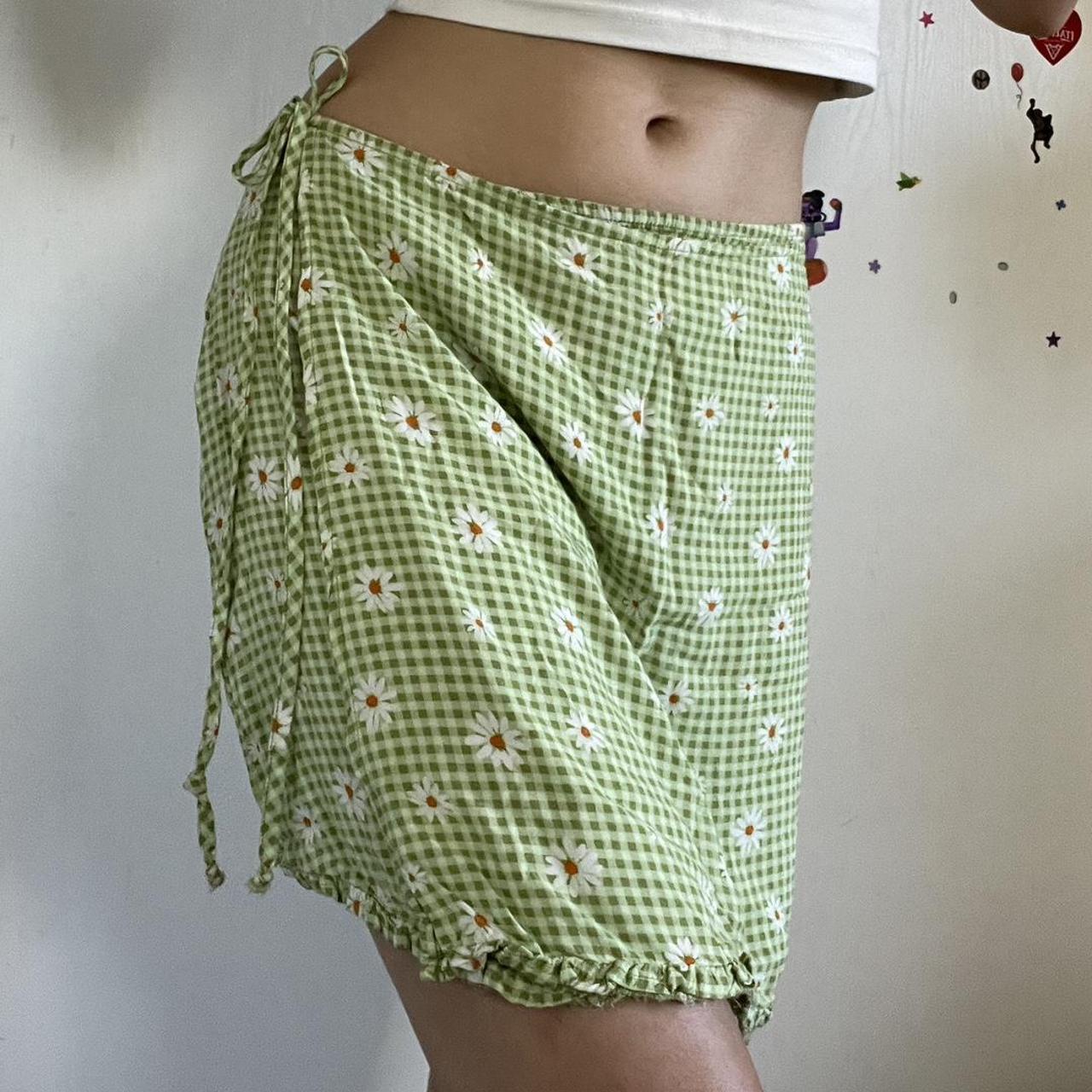 Live To Be Spoiled Women's Green and White Skirt (6)