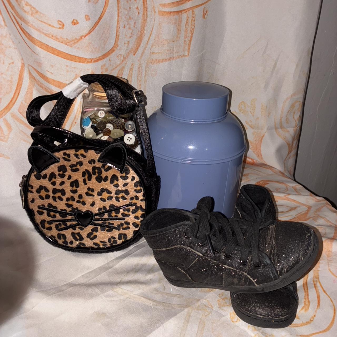 item listed by annie_o_15