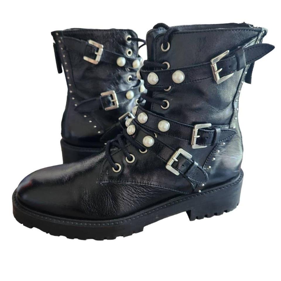 Black boots shop with pearls zara