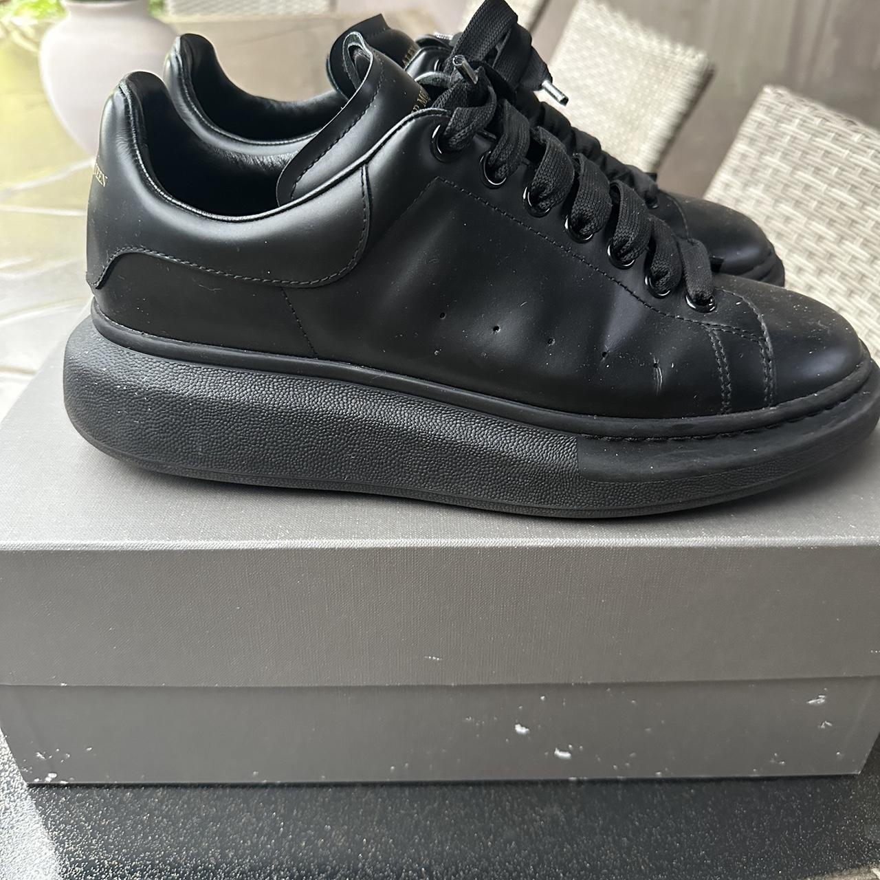 Mcqueen cheap triple black