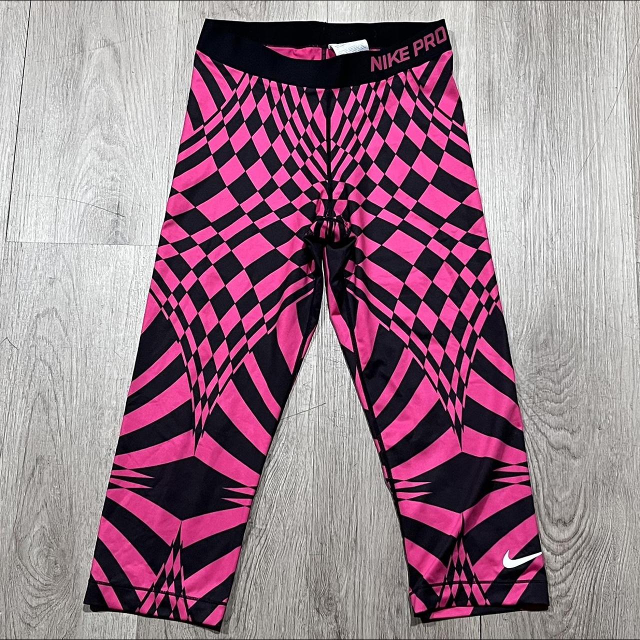 Buy Nike Pro Capri - Black/Pink