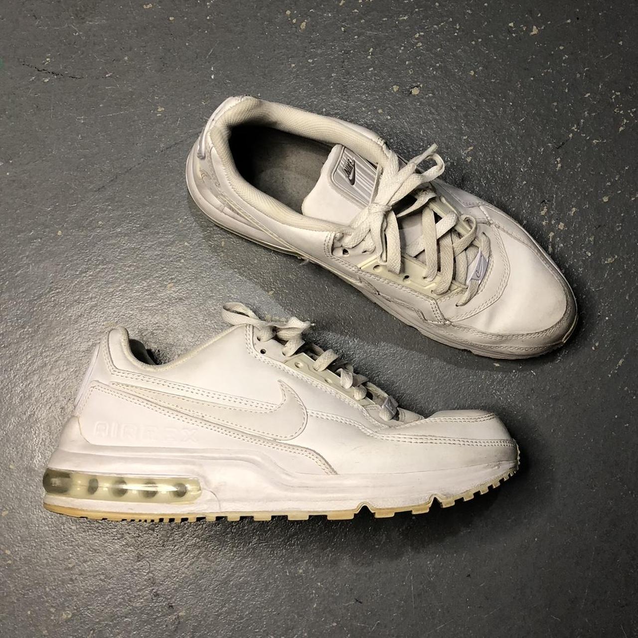 new white nike trainers