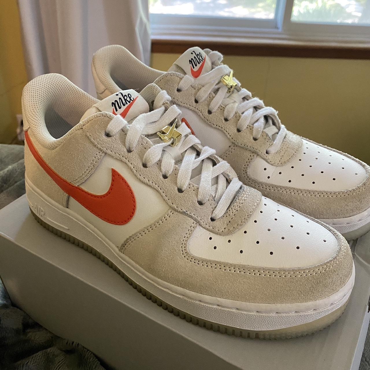 Nike Women's Air Force 1 '07 SE First Use White/Orange-Summit White-Sail -  DA8302-101