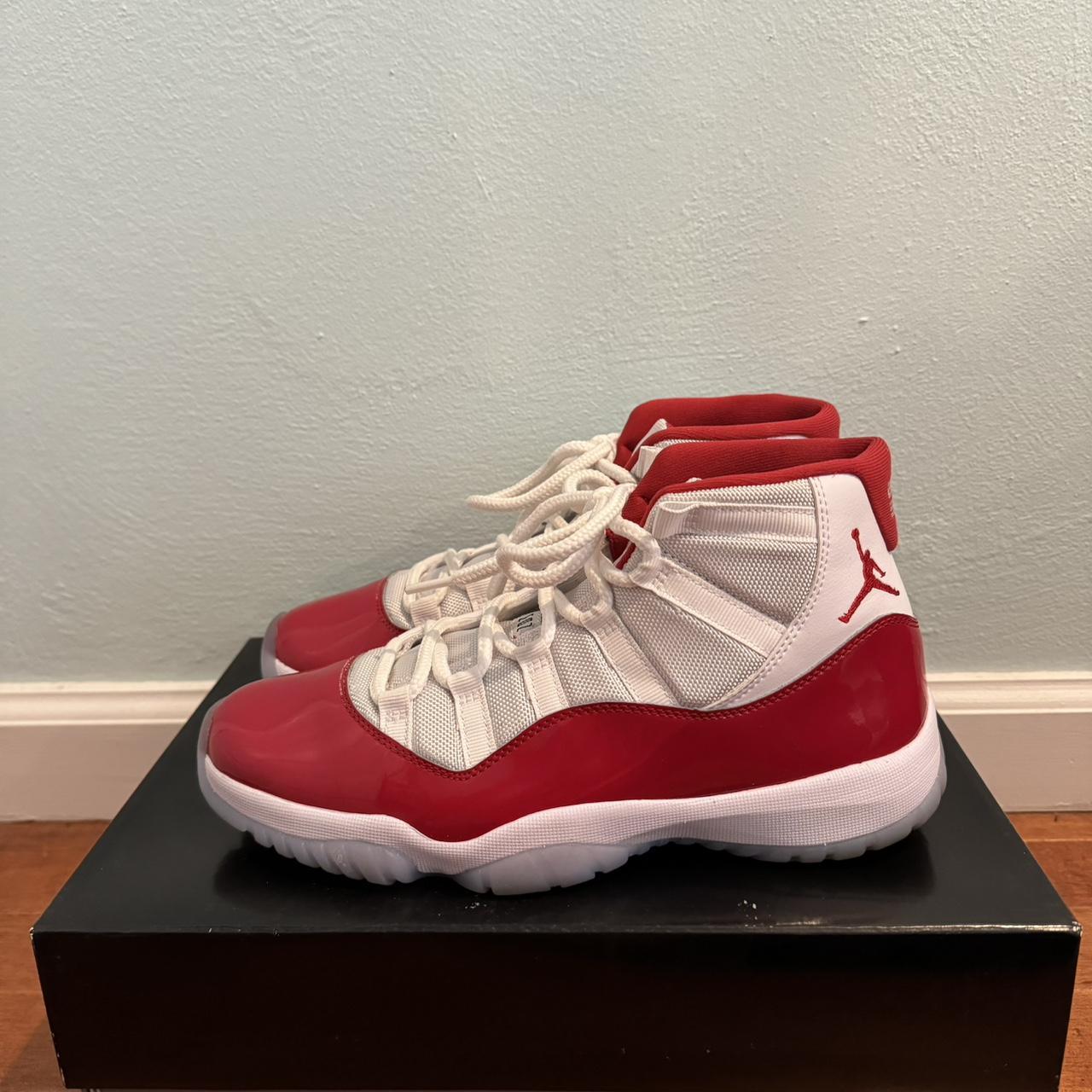 Air Jordan top 11 cherry size 8c