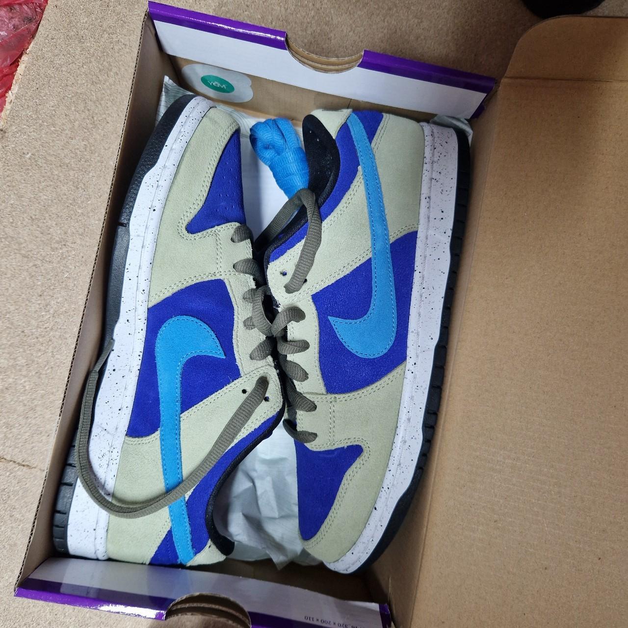 black and white nike element 55