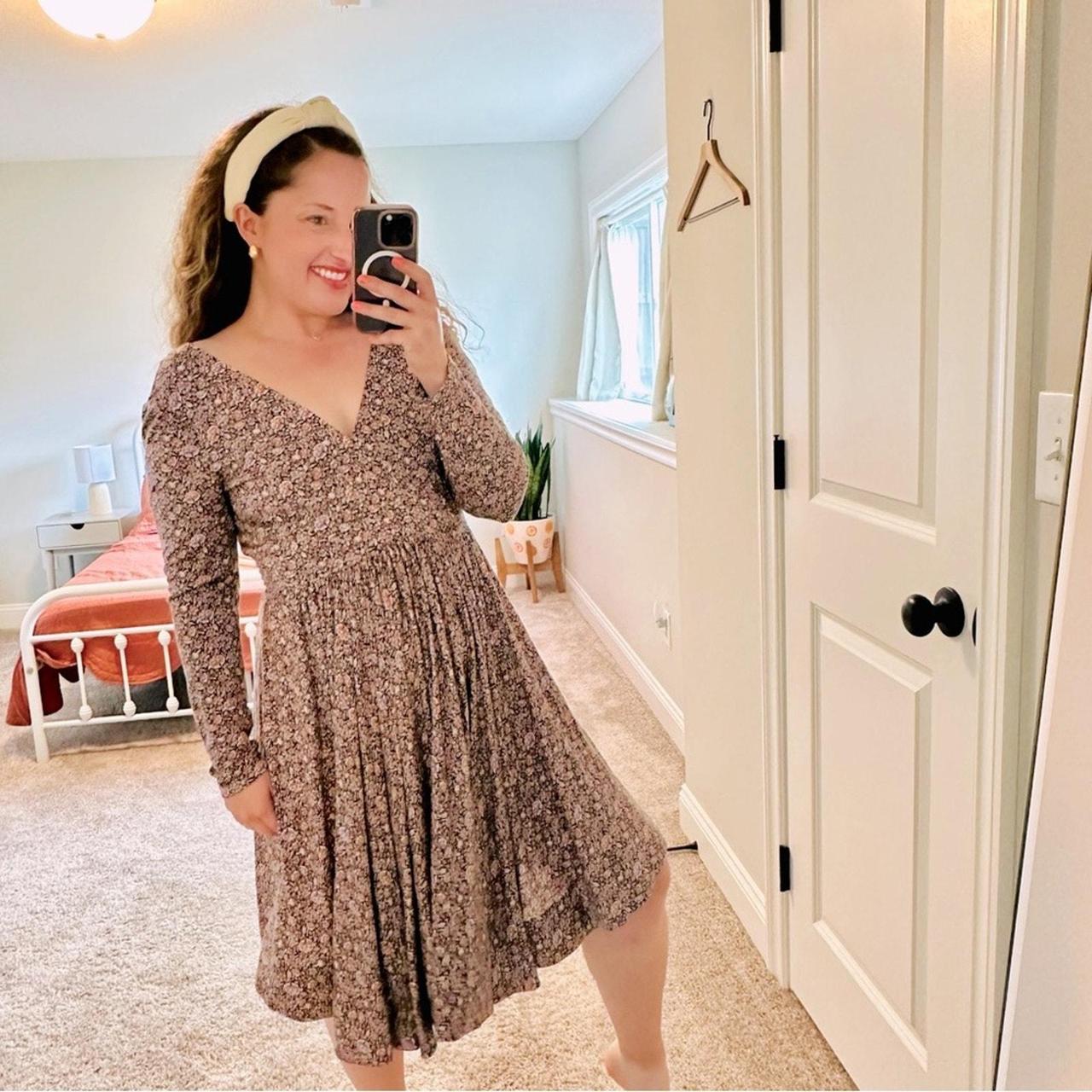 I adore this super pretty and feminine Depop