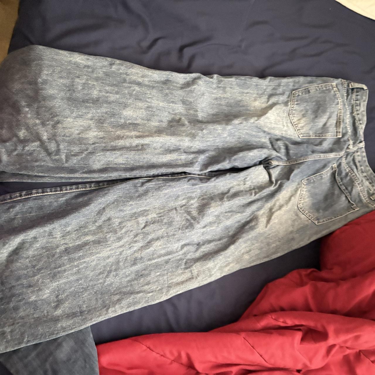 item listed by undercoverinundercover