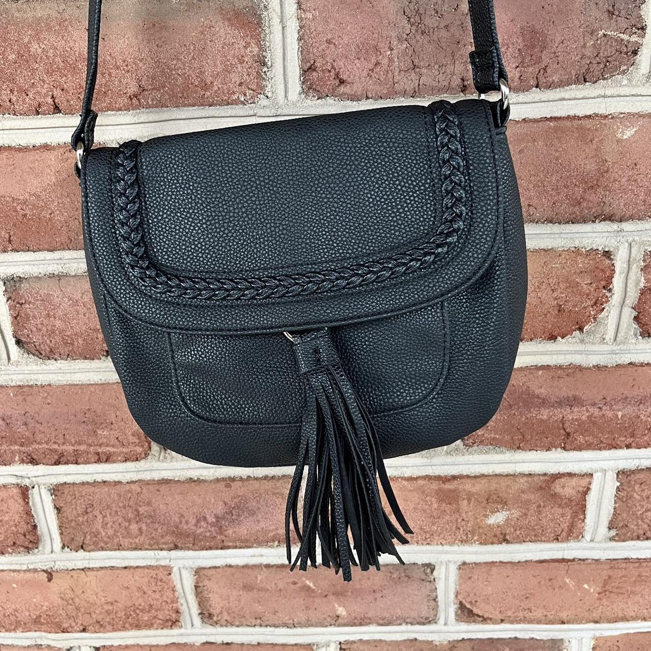 Nine West cross body purse with adjustable