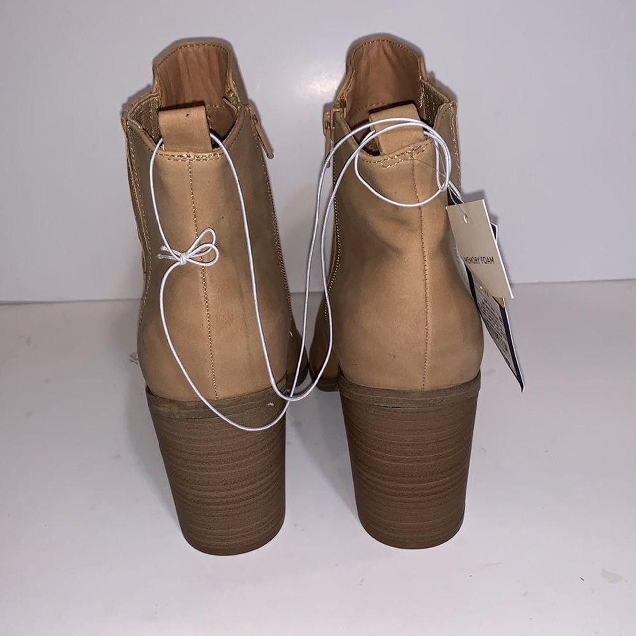 Universal Thread Women's Tan Boots (4)