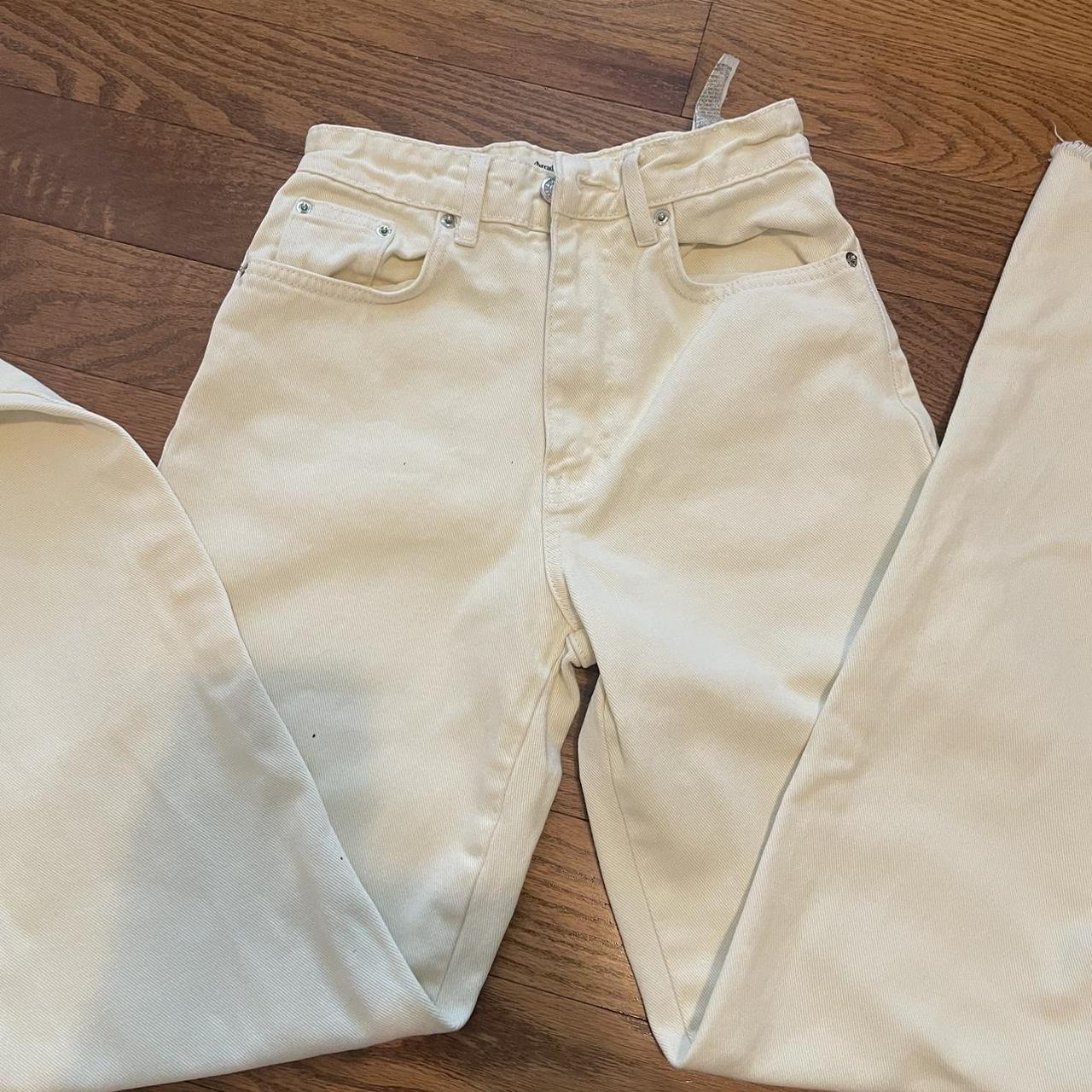 Stradivarius Women's Cream Jeans Depop