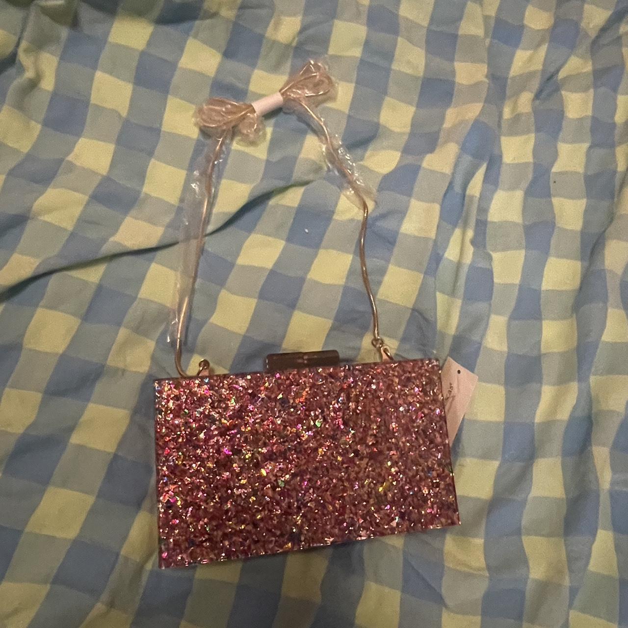 item listed by kfogeyyy