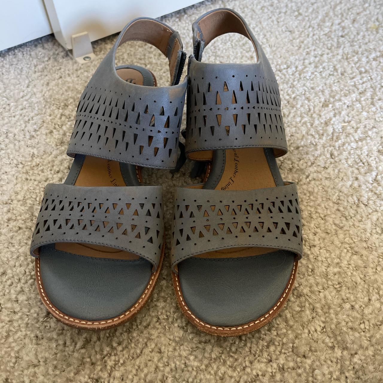 item listed by victoriascloset13