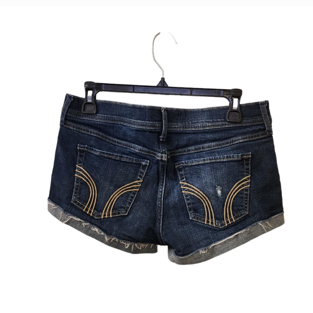 Hollister Cuffed Jean Shorts Missing Size Tag Fit... - Depop