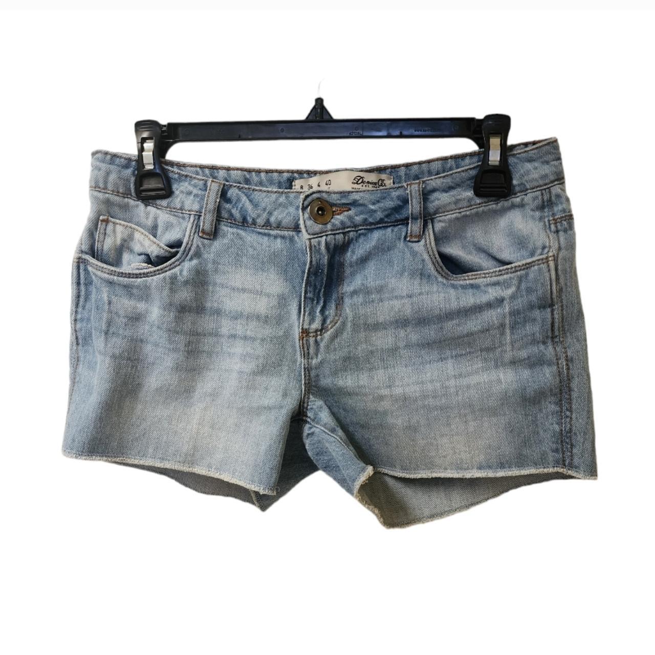 Denim & Co Blue Jean Shorts Size 4 Raw Hem Light... - Depop