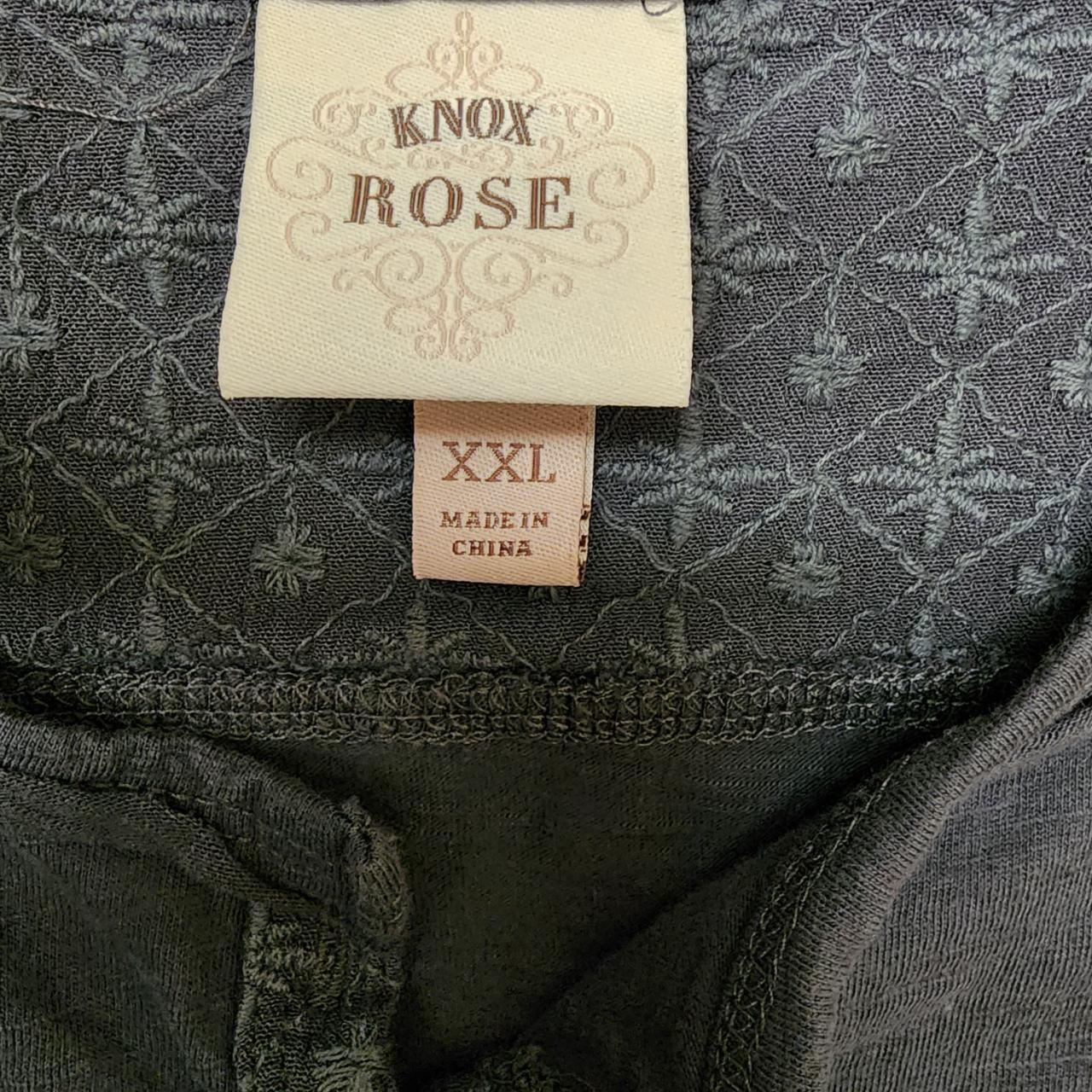 Knox Rose top! Size XL. Can be worn off or on - Depop