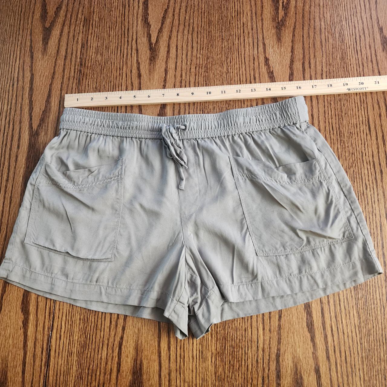 Lou Grey Olive Casual Pull On Shorts Size