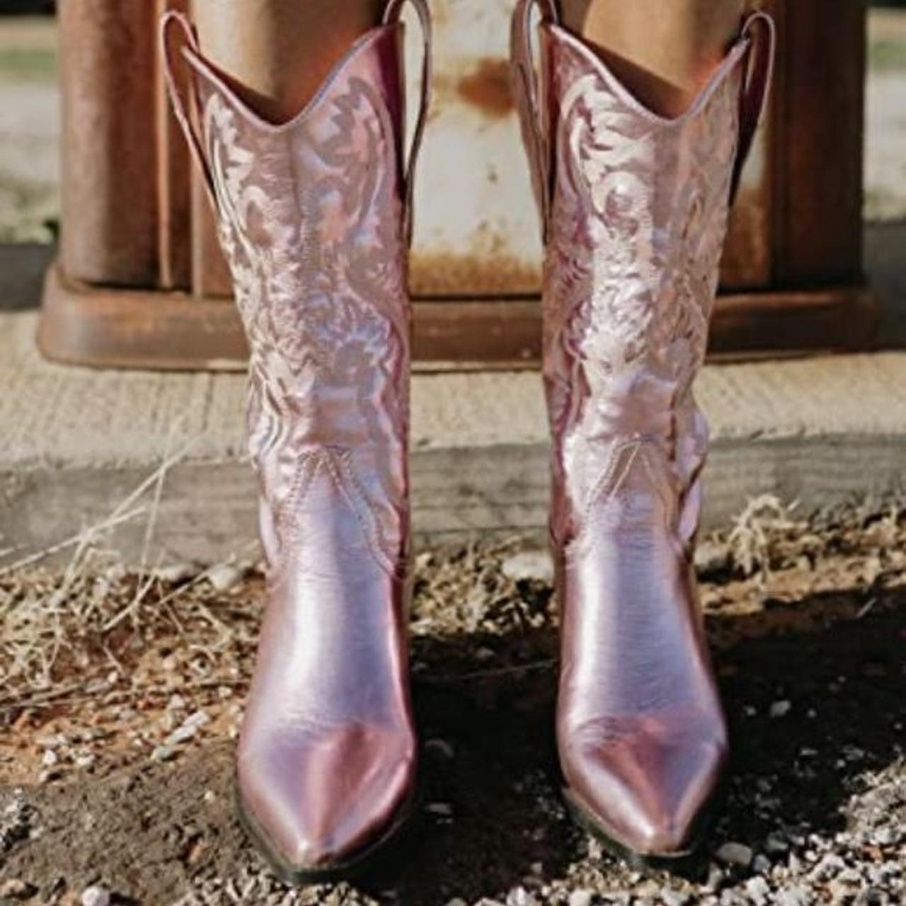 ladies pink football boots