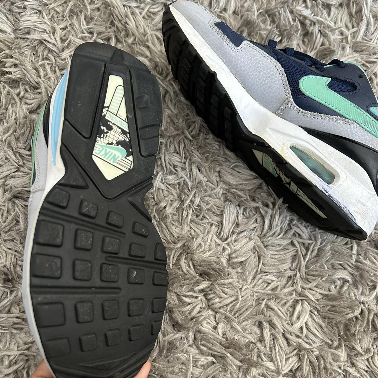 ladies navy nike trainers