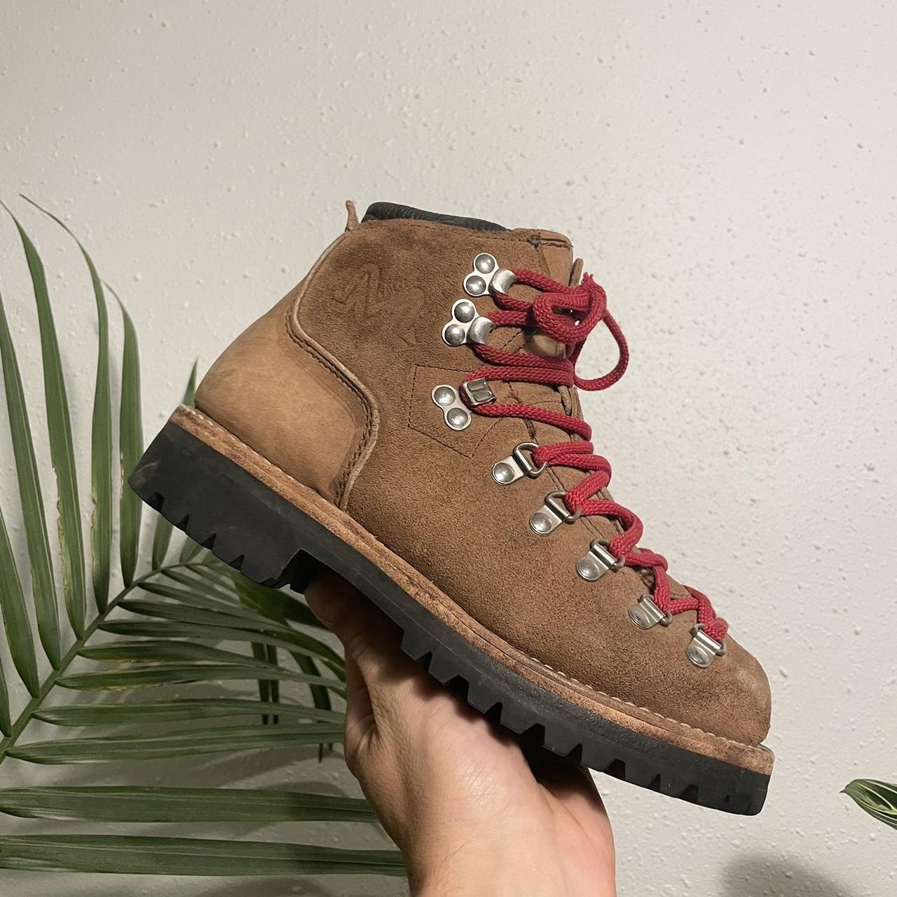 danner retro hiking boots