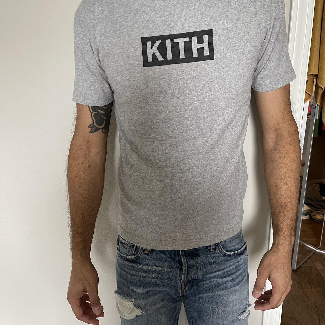 Grey kith box logo size XS!! If you know their sizes... Depop