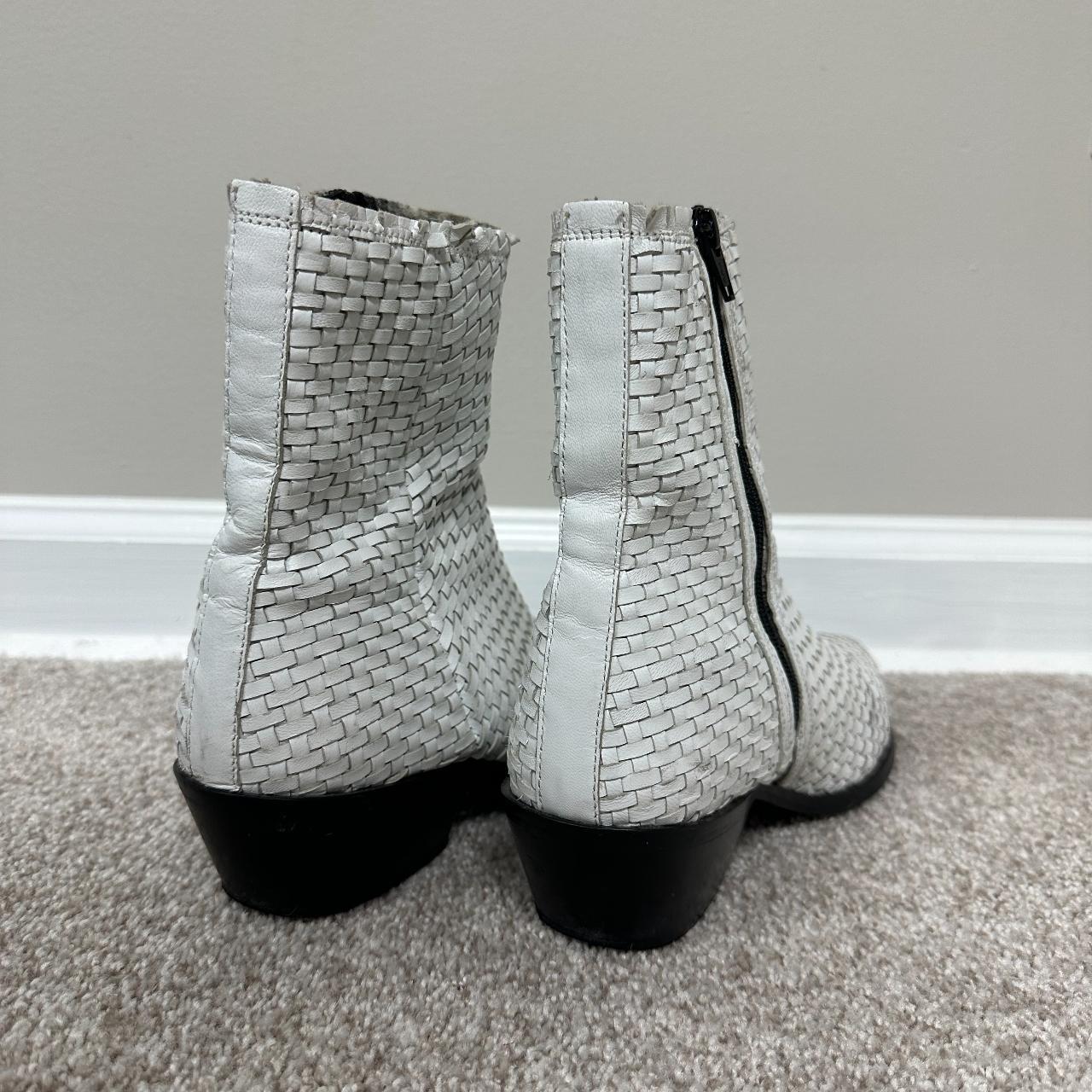 ASOS Men's White Boots Depop